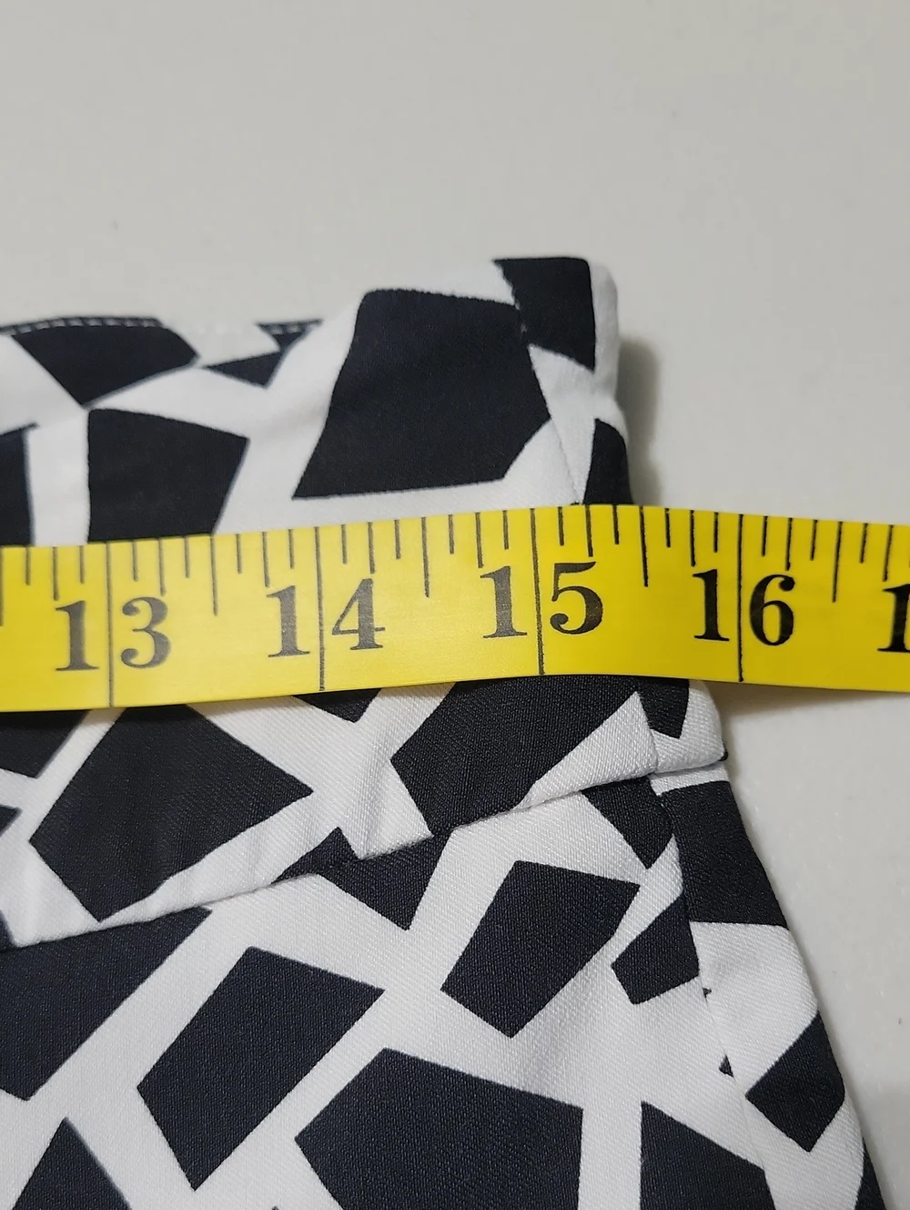 Peck & Peck Women's Black White Geometric Pull-on Ankle Pants Sz 10 Career